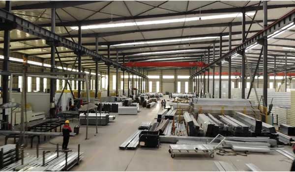 Works in ZhongTai Steel Structure Building Factory